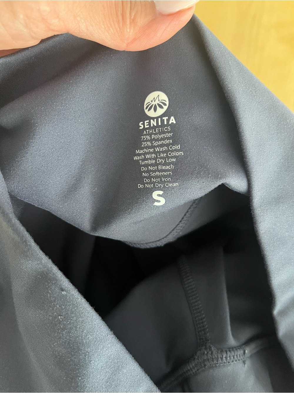 Senita Shorts with Pockets Small - Picture 4 of 6
